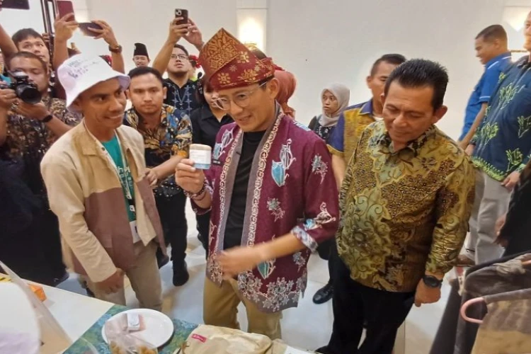 Ket. Foto: Menparekraf Menyampaikan di dalam Bisnis Ekonomi Kreatif Konten Dapat Disebut Sebagai Raja