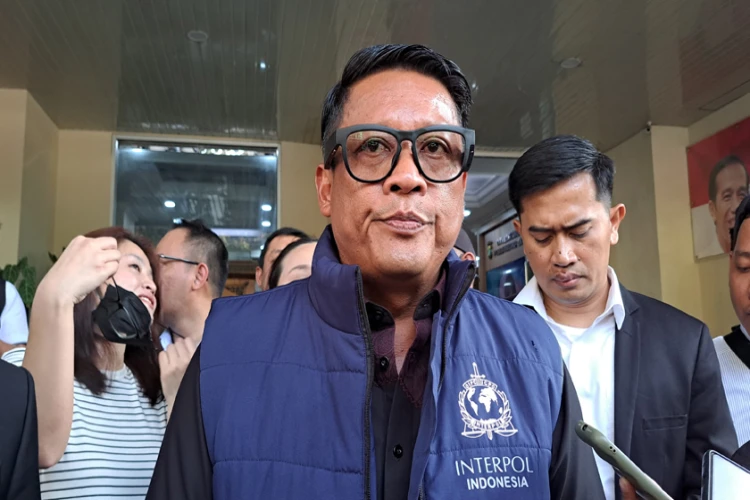 Kadiv Hubungan Internasional Polri, Irjen Pol Krishna Murti ungkap pihak Indonesia deportasi mantan wali kota Filipina usai berhasil menangkapnya.