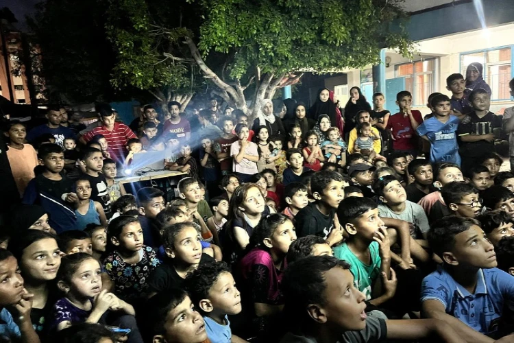 Ket. Foto: Gas Beracun Pasukan Penjajah Israel Menyebabkan Beberapa Warga Palestina Mati Lemas