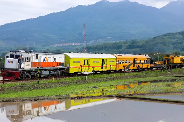 Ket. Foto: PT KAI Akan Memberikan Beasiswa Pendidikan untuk Anak dari Korban Kecelakaan Hingga Selesai Sekolah atau Kuliah (Foto/X/@KAI121)