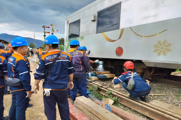 Ket. Foto: PT KAI Daop 2 Menyatakan KA Turangga Seharusnya Melewati Jalur Terlebih Dahulu (Foto/X/@keretaapikita)