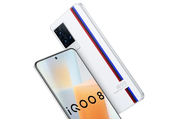 Ket. Foto: HP Vivo iQOO 8 (foto/website resmi iQOO)