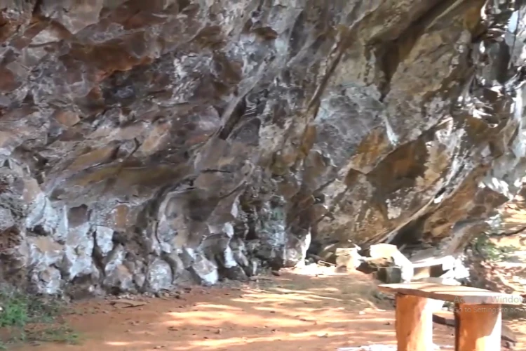 Ket Foto: Gua Kaneng