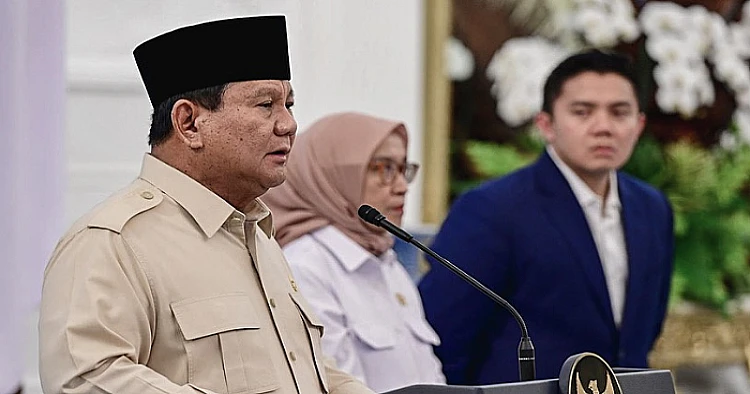 Potret Presiden Indonesia, Prabowo Subianto ketika menyampaikan suatu penjelasan