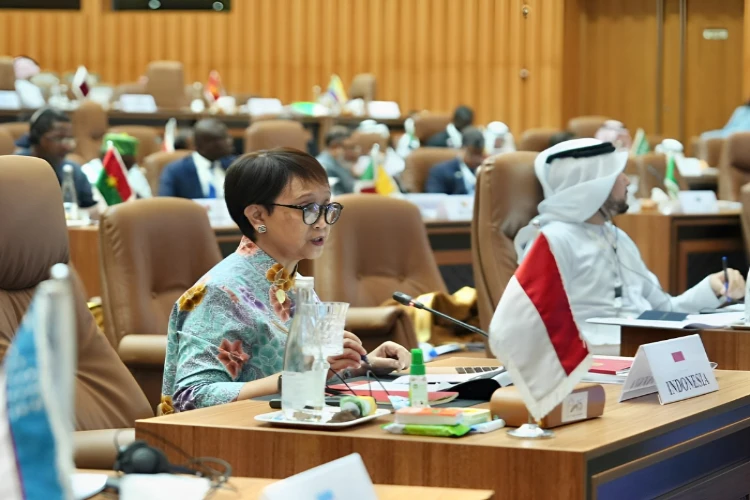 Ket. Foto: Menlu Retno Marsudi Menekankan Hak untuk Memperoleh Pendidikan untuk Perempuan Afghanistan di OKI