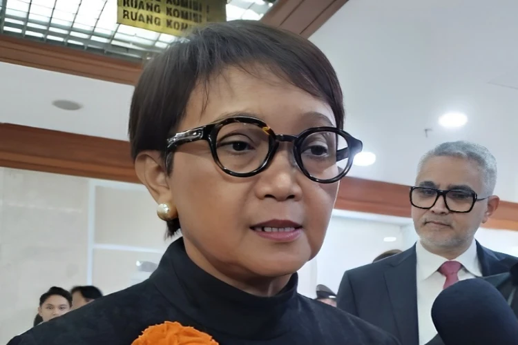 Ket. Foto: Menlu Menyatakan yang Terus Diperjuangkan Indonesia Adalah Mendorong Terciptanya Gencatan Senjata di Jalur Gaza