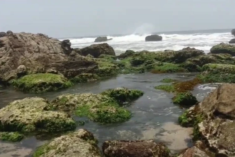 Ket Foto: Pantai Karang Beureum di Banten