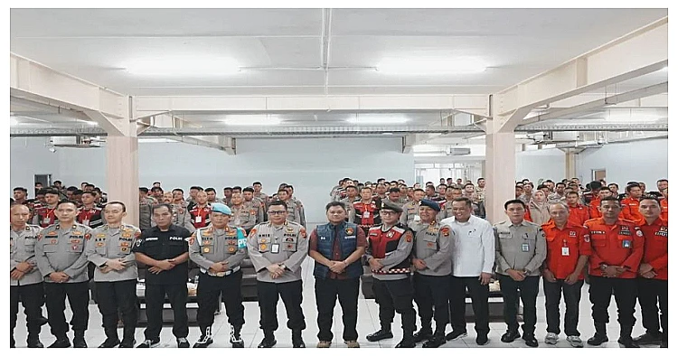 Sebanyak 180 personel dilatih oleh Polda Sumatera Selatan untuk meningkatkan kesiapan dalam menangani kebakaran hutan dan lahan (karhutla).