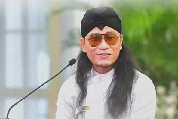 Gus Miftah mengundurkan diri dari jabatan Utusan Khusus Presiden setelah insiden viral yang menuai kecaman.