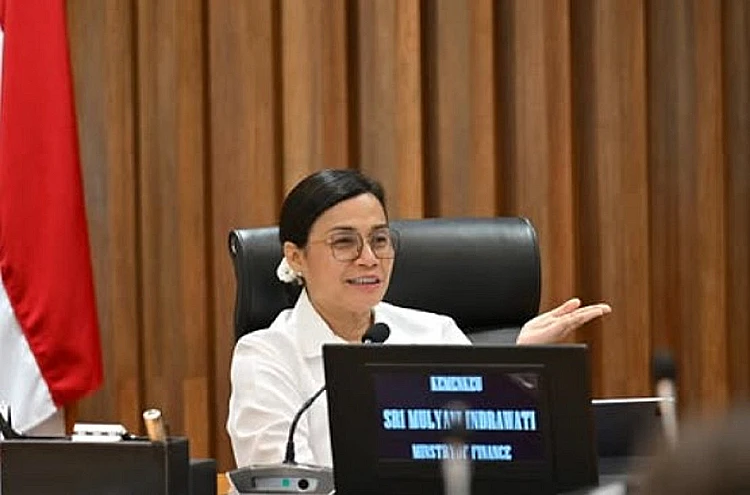 Bea Cukai gagalkan penyelundupan Rp4,06 triliun dalam 100 hari. Sri Mulyani ungkap strategi ketat untuk cegah kerugian negara.