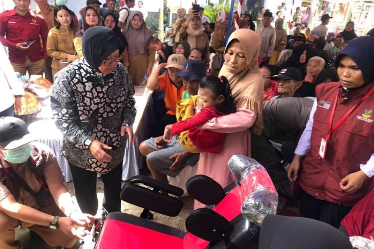 Ket. Foto: Menteri Sosial Melakukan Dialog dengan Masyarakat Secara Langsung dalam Kunjungannya ke Parigi Moutong
