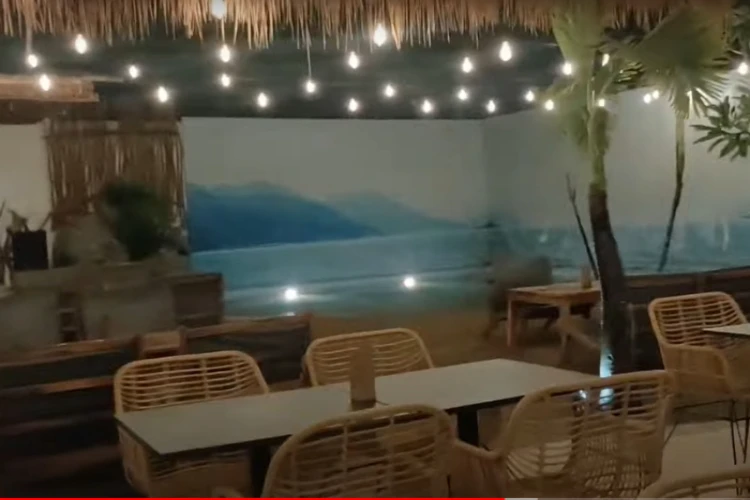 Ket Foto: Paralia Cafe and Resto
