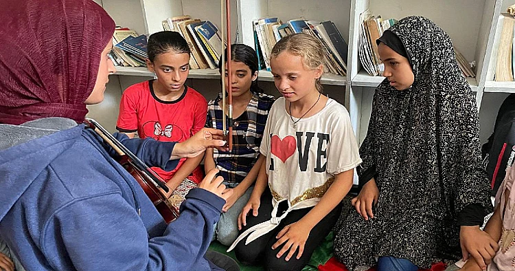 Ket. Foto: Pasukan Penjajah Israel Menghancurkan Sejumlah Bangunan di Selatan Nablus