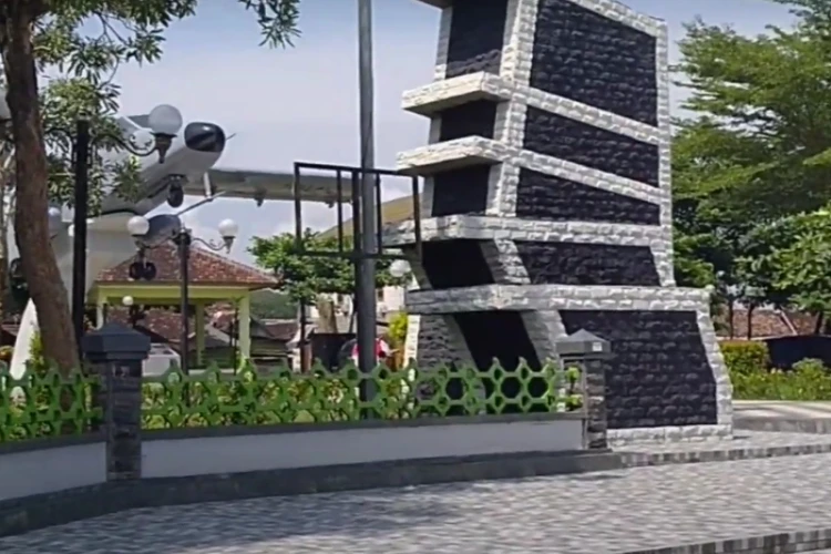 Ket Foto: Taman Kota Caruban yang Terletak di Madiun