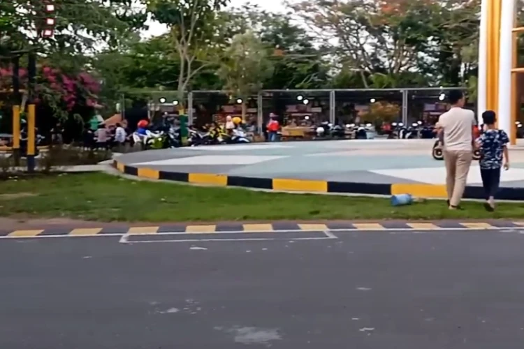 Ket Foto: Taman Bantaran Kota Madiun