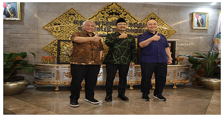 Prof. M. Nuh, Saifullah Yusuf dan Ary Ginanjar.