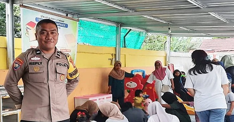 Ket. Foto potret Bripka Reply, anggota Bhabinkamtibmas Polsek Tawaeli, Kota Palu