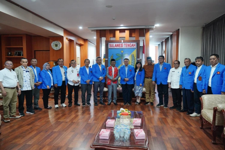 Ket. Foto: Gubernur Sulteng Menerima Audiensi Rektor Universitas Tadulako Beserta Rombongan dalam Rangka Penandatanganan MoU