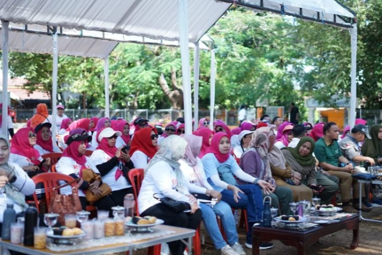 Ket. Foto: Sosialisasi Pengolahan Sampah Berbasis Warga Dilakukan oleh IIP BUMN dan Lembaga Klikhijau di Makassar