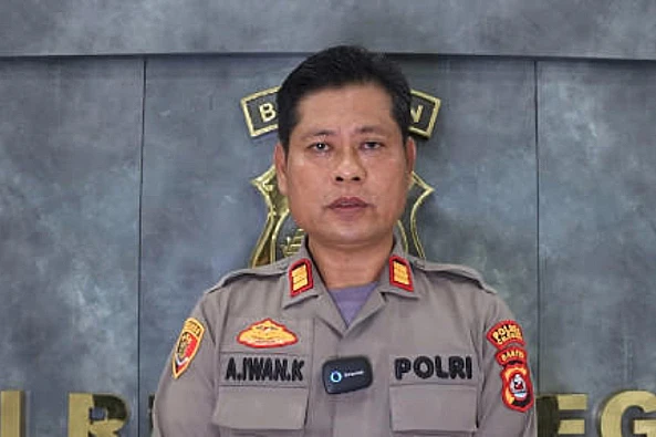 Kelalaian Polsek Cinangka dalam menangani laporan penggelapan mobil berujung tragedi penembakan bos rental mobil.