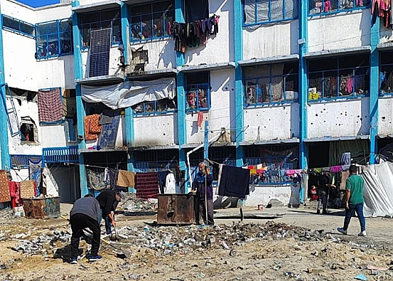 Ket. Foto: Pemukim Penjajah Israel Mencegat Konvoi Menteri Otoritas Palestina