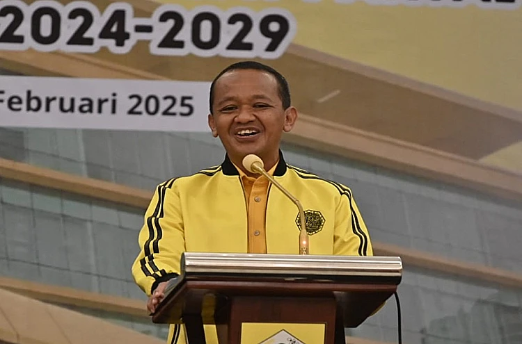 Potret Menteri ESDM RI sekaligus Ketua DPP Partai Golkar, Bahlil Lahadalia sedang melakukan pidato