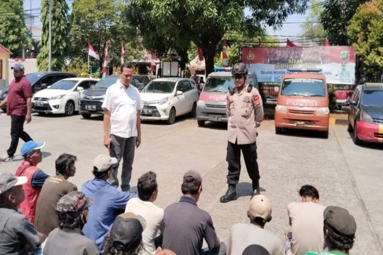 Polisi mengamankan sebanyak 47 orang yang diduga sebagai pelaku pemalakan di wilayah Koja, Jakarta Utara.