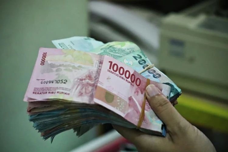 Dugaan pungli berkedok jual beli kursi di SMAN 7 Serpong Utara, Tangerang Selatan ramai diperbincangkan.