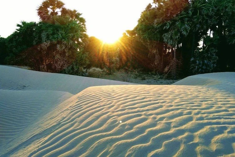 Ket Foto: Foto dari objek wisata NTT, Pantai Oetune (Foto/Web Resmi/http://ttskab.go.id)