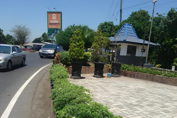 Ket. Foto: Kegiatan Arus Mudik Simpang Tiga Mengkreng di Kediri Dilaporkan Mengalami Kenaikan Volume hingga 5 Persen