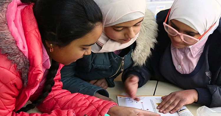 Ket. Foto: Pasukan Penjajah Israel Menghancurkan Sebuah Kandang Kuda di Utara Yerusalem