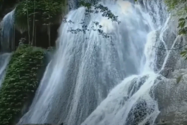 Ket Foto: Air Terjun Ceuraceu Emboen di Aceh Jaya
