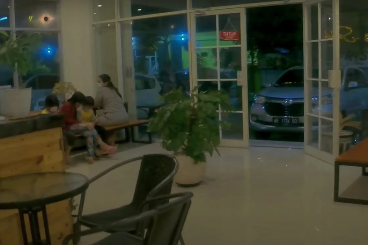 Ket Foto: Kafe Ruang Seduh dengan Keindahan dan Kenyamanan yang Menarik