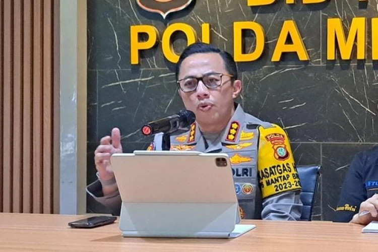 Kabid Humas Polda Metro Jaya, Kombes Pol Ade Ary Syam Indradi mengungkap bahwa keluarga balita yang tewas dibanting ibu kandungnya menolak untuk dilakukan autopsi.