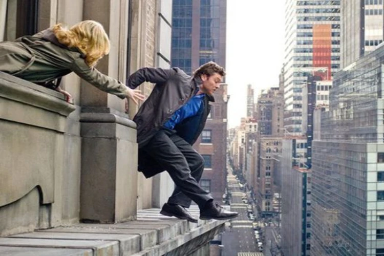 Ket Foto: Sinopsis Film Man on a Ledge (Foto/Pinterest @focusonmovie)