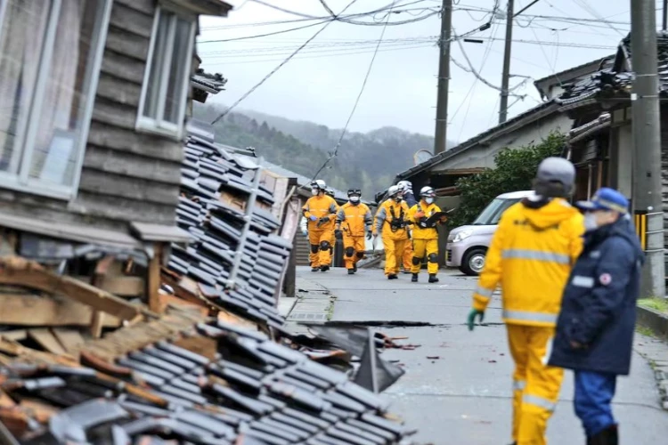 Ket. Foto: Salju Menjadi Penghambat untuk Penyelamatan Korban Gempa Jepang (Foto/X/@AIZZEEN_SOSUKE)