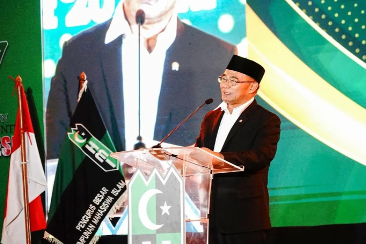 Ket. Foto: Menko PMK Menyambut Baik Himbauan Penggunaan Pengeras Suara saat Bulan Ramadhan