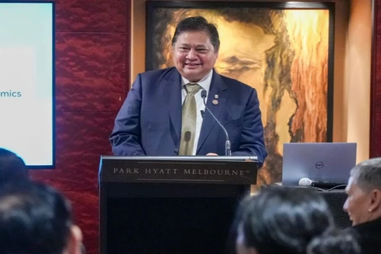 Ket. Foto: Airlangga Hartarto Disebutkan Kandidat Terkuat untuk Ketua Umum Partai Golkar