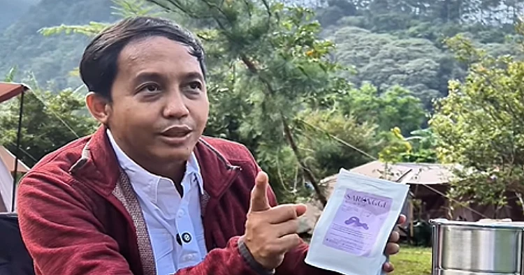 Tangkap layar video yang menampilkan Menhut Raja Juli Antoni sedanag menjelaskan sesuatu
