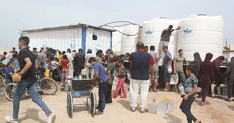 Ket. Foto: Seorang Warga Palestina Terluka selama Serangan Militer di Al-Ram