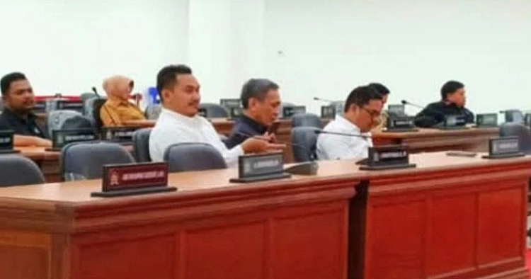 Ket. Foto: DPRD Provinsi Sulbar Membahas 3 Ranperda Bersama Pemprov Sulawesi Barat