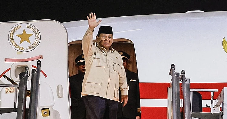Potret Presiden RI, Prabowo Subianto ketika hendak melakukan kunjungan ke luar negeri