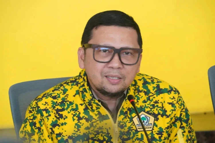 Ket. Foto: Ketua Komisi II DPR Menyatakan Jumlah Kementerian Bertambah atau Berkurang