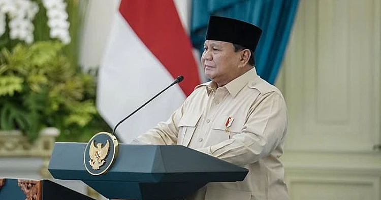 Potret Presiden Indonesia, Prabowo Subianto ketika menyampaikan penjelasan