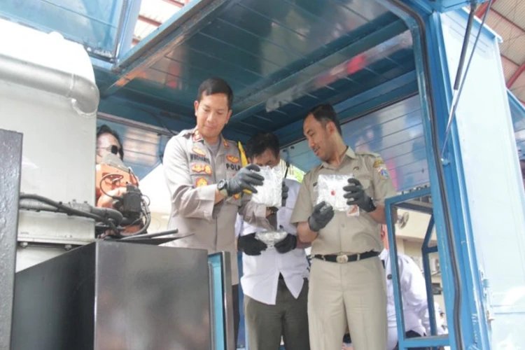 Polres Jakpus hancurkan barang bukti 12,7 kilogram narkotika Rp15 miliar, selamatkan 39.000 jiwa dari ancaman narkoba.