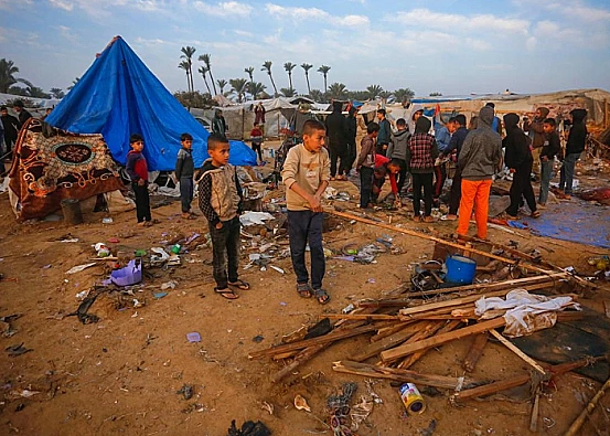 Penjajah Israel menyerang jalur distribusi tepung Jalur Gaza dan diketahui bahwa hal tersebut menyebabkan 50 orang tewas.