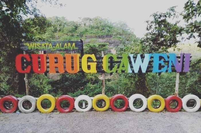 <p>Ket Foto: Pesona Curug Caweni Sukabumi (Foto/Instagram/@curugcaweni.id)</p>
