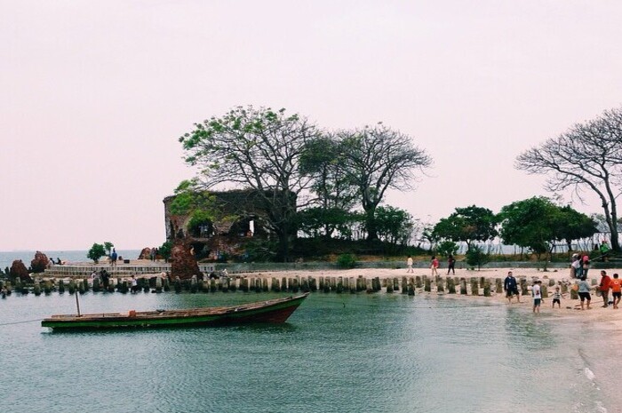<p>Ket Foto: Pesona Benteng Mortello Kepulauan Seribu (Foto/Instagram/@julisgita)</p>

