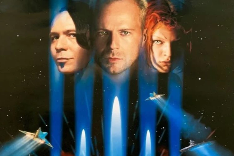 Ket Foto: Sinopsis Film The Fifth Element (Foto/Pinterest @normalaird)