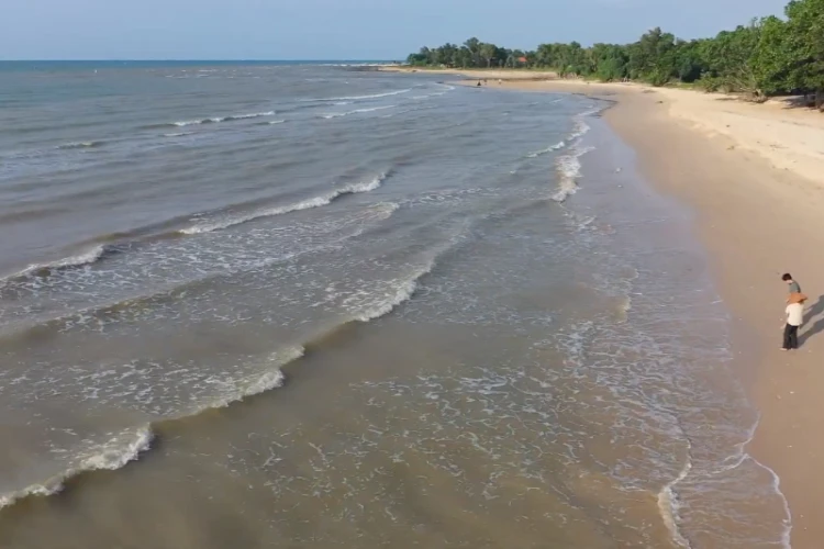 Ket Foto: Pantai Siring Kemuning